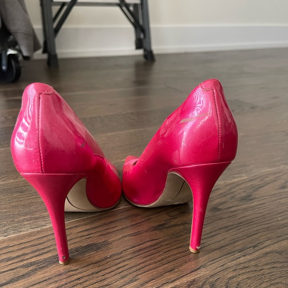 HOT PINK NINE WEST HEELS - Picture 2 of 5